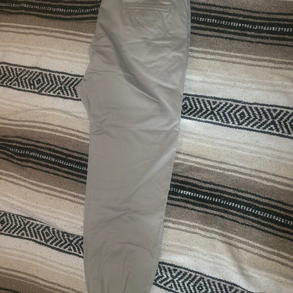 Designer Jeans and Dress Pants - Picture 16 of 16